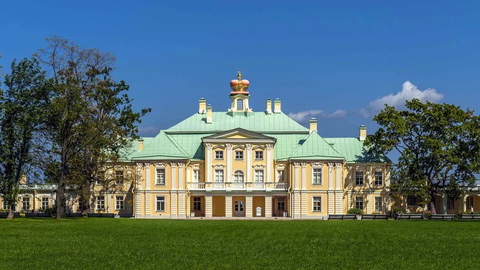 Một ngày lạc khỏi cố đô Sankt Peterburg ở Nga