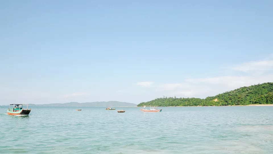 Đảo Cô Tô, và những góc nhìn ngập nắng