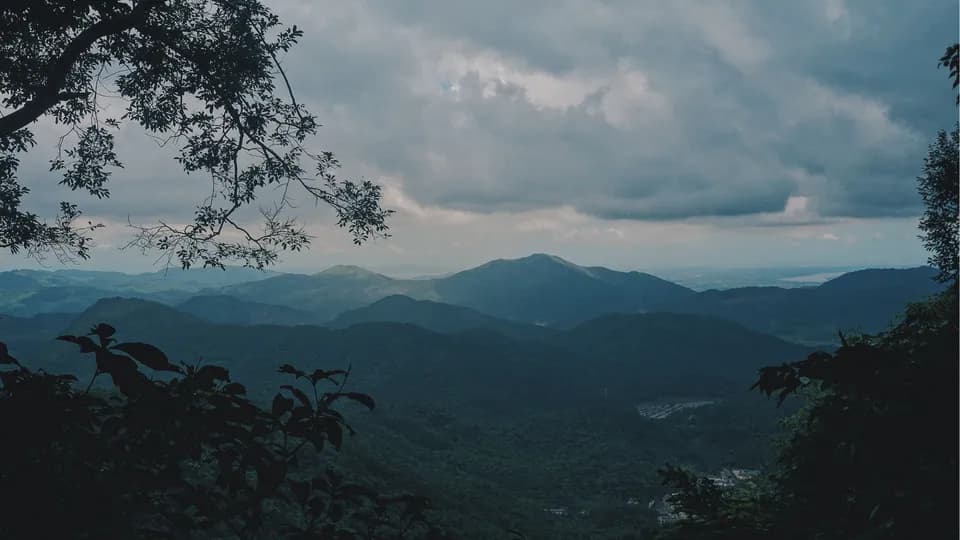 Non thiêng Yên Tử, hành trình lên đỉnh Phù Vân