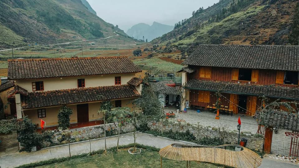 Vẻ đẹp tựa phim cổ trang tại Làng văn hóa dân tộc Mông giữa lòng Hà Giang 