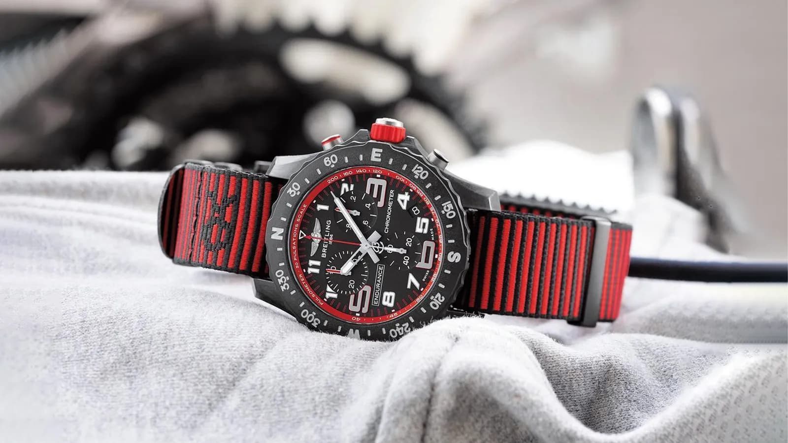 Thỏa sức vận động cùng Breitling Endurance Pro