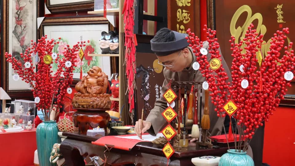 Nét đẹp truyền thống: Đầu xuân dạo phố ông đồ