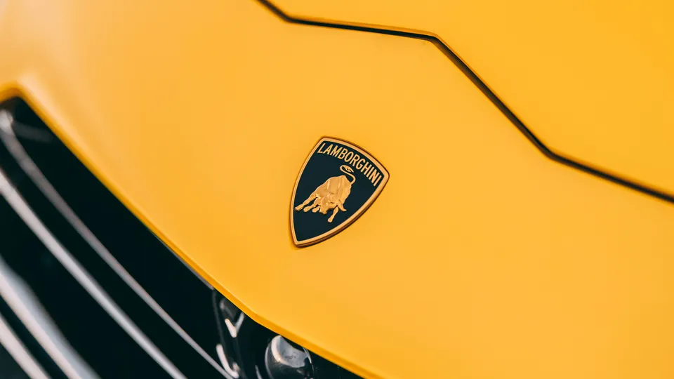 Lamborghini Urus Performante: Siêu SUV hướng đến sức mạnh vượt trội