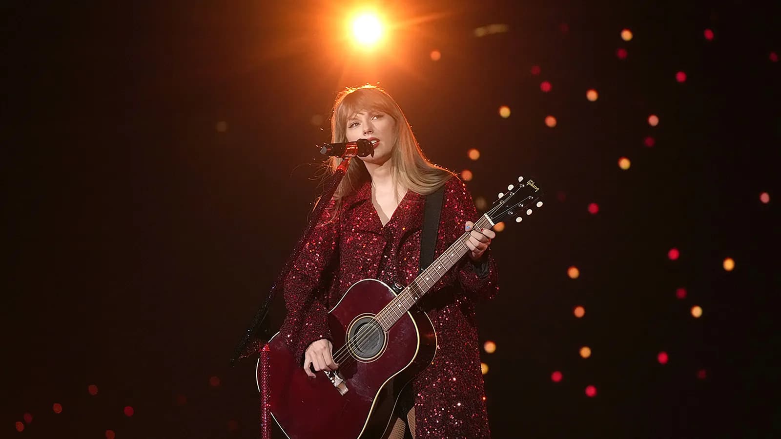 Taylor Swift khởi động The Eras Tour, chính thức lật đổ kỷ lục của Madonna