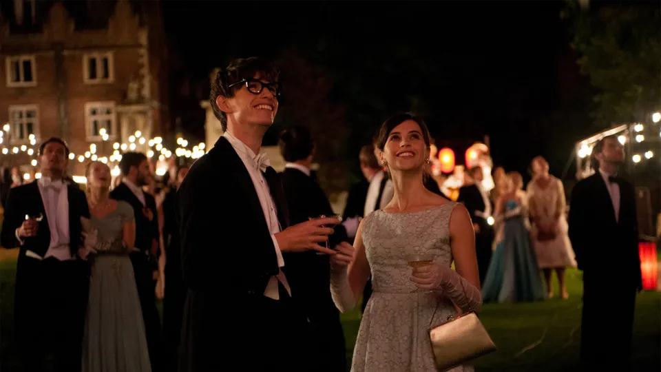 The Theory Of Everything: Có phương trình nào kỳ diệu như tình yêu?
