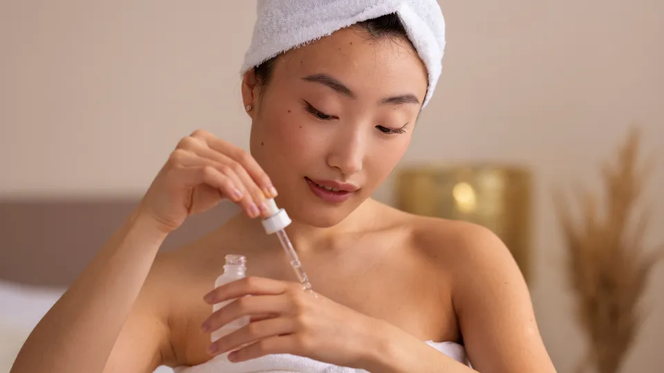 Dưỡng da bằng tinh dầu: Những điều cần lưu ý để đạt hiệu quả tối ưu