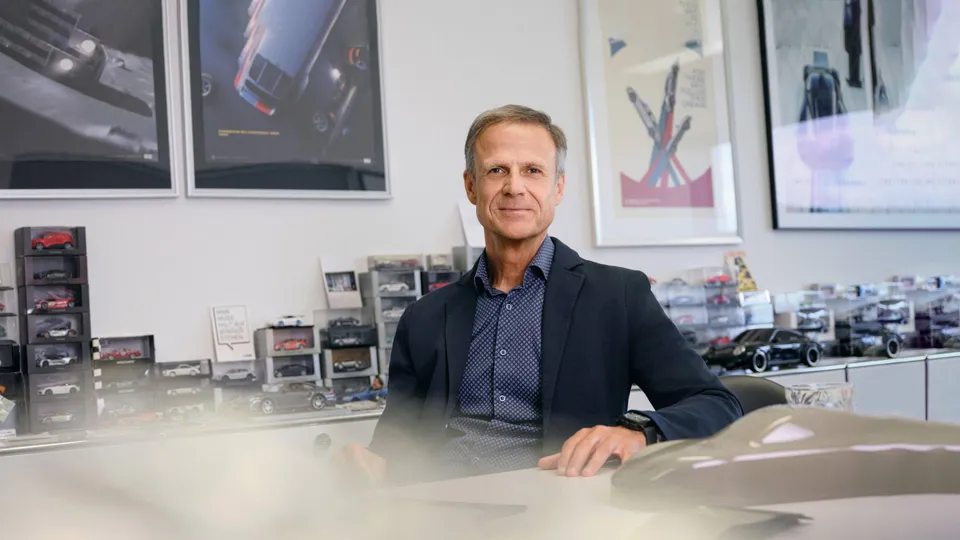 Michael Mauer & câu chuyện hai thập kỷ thiết kế tại Porsche