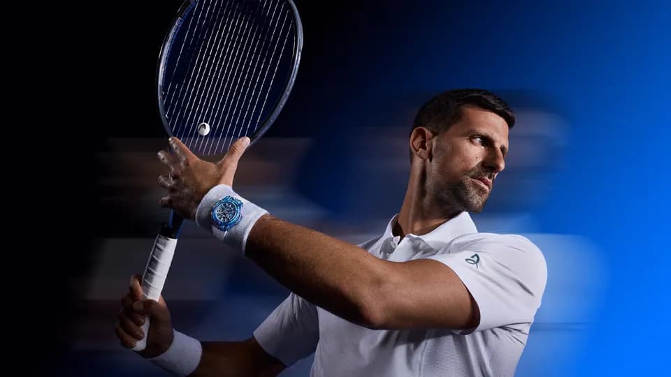 Hublot chế tác đồng hồ từ vợt và áo polo của Novak Djokovic