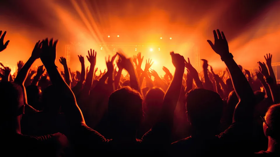 Nên mang gì khi đi concert vào mùa hè?