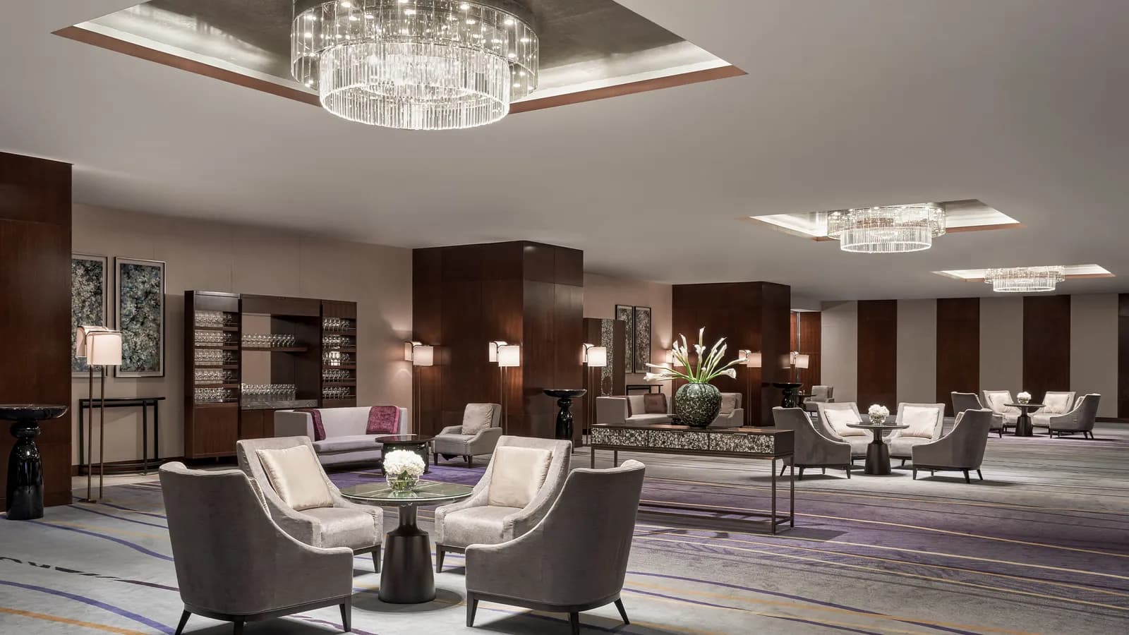Không gian tổ chức sự kiện và hội nghị sang trọng tại InterContinental Hanoi Landmark72