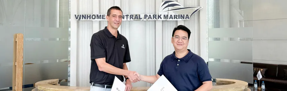 Tam Sơn Yachting phân phối thuyền máy hai thân Aquila ở Việt Nam