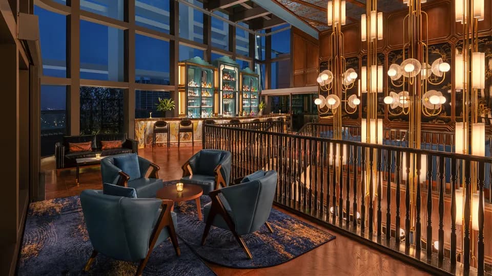 Song Bar: "Ốc đảo tầng thượng" trình diễn cocktail sáng tạo bên đường chân trời đẹp như tranh vẽ