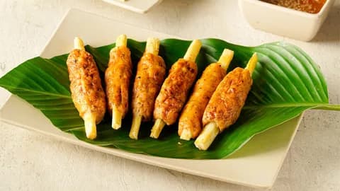 Ẩm thực dân gian Huế: Sự kỳ công hiện hữu trong vẻ đẹp mộc mạc